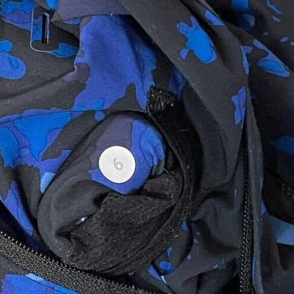 LULULEMON Gather Me Slightly Running Jacket Size 6 Blue Black Print Rain Hood - Picture 4 of 11